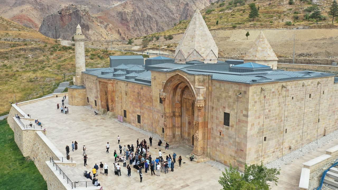 Foto - 9 ayda 400 bin kişi ziyaret etti! "Görmeden ölmeyin" denilen 798 yıllık eser!