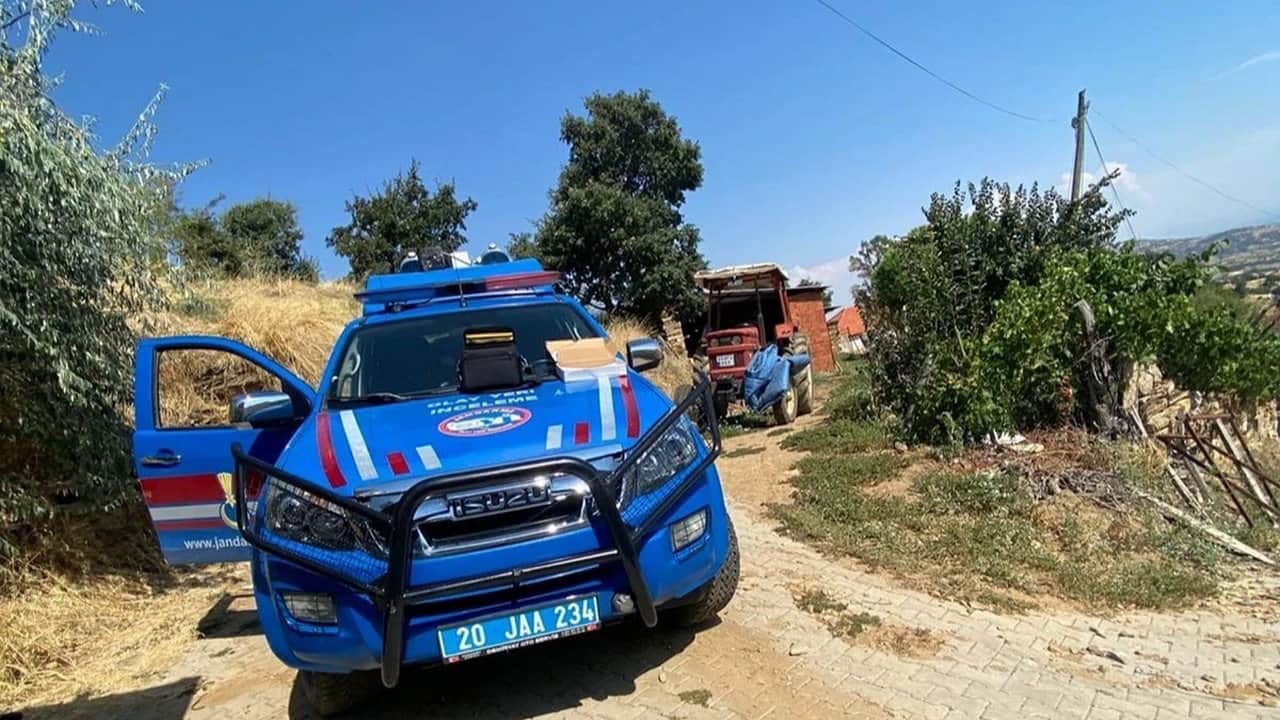Foto - 90 yaşındaki adam oğlunu öldürdü, gelinini yaraladı! Olayın sebebi ağızları açık bıraktı