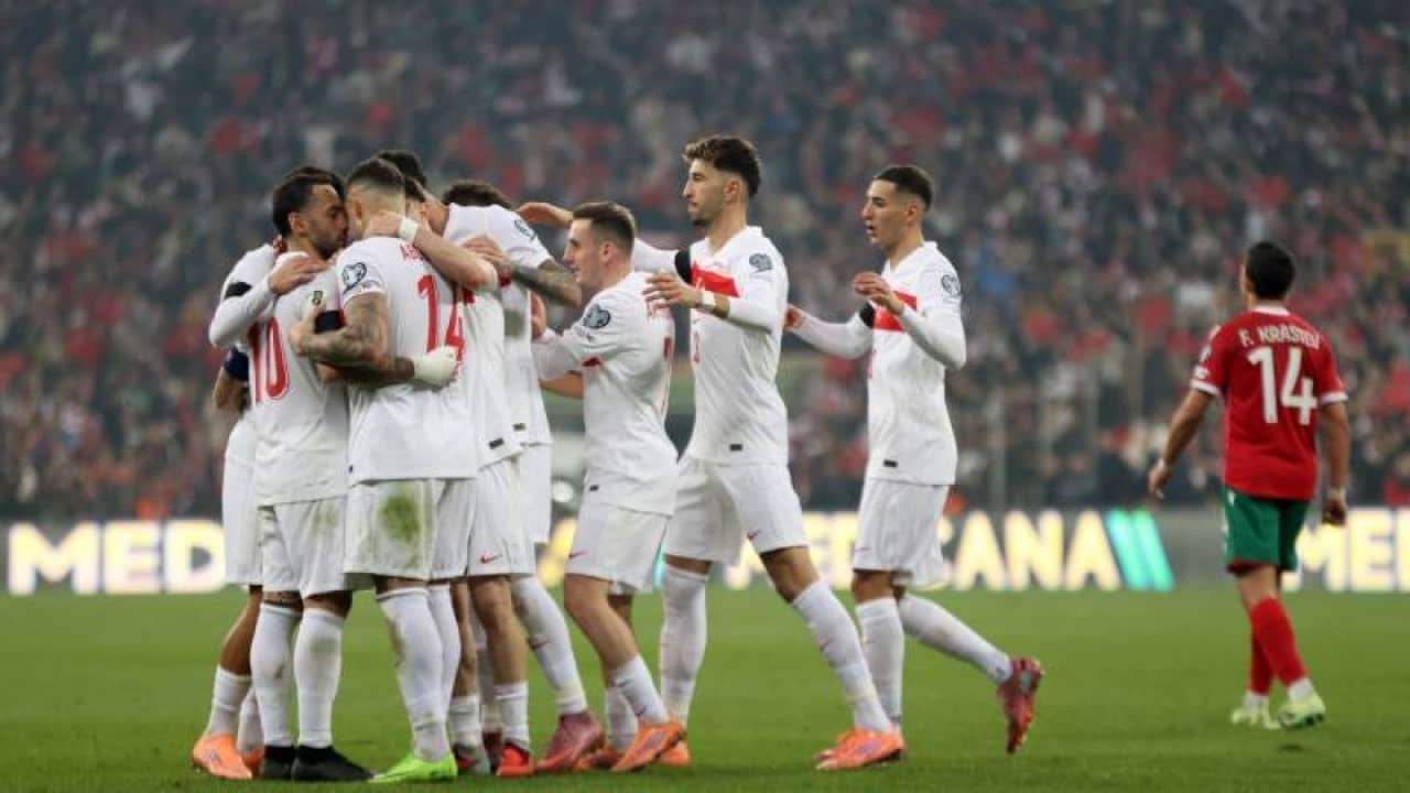 Foto - A Milli Takım oyuncularına ağır sözler: Sizden tiksiniyorum, Allah cezanızı versin