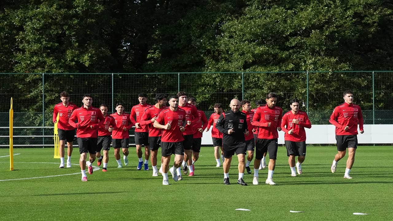 A Milliler İtalya maçı için kolları sıvadı! Belçika'da kritik prova başladı