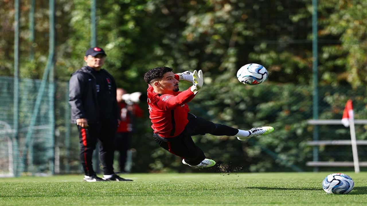 Foto - A Milliler İtalya maçı için kolları sıvadı! Belçika'da kritik prova başladı