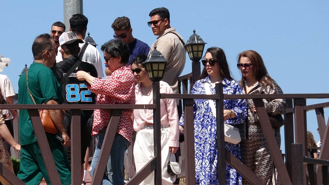 Foto - ABD ile savaş bile onları vazgeçiremedi! İranlı turistlerin Van sevdası