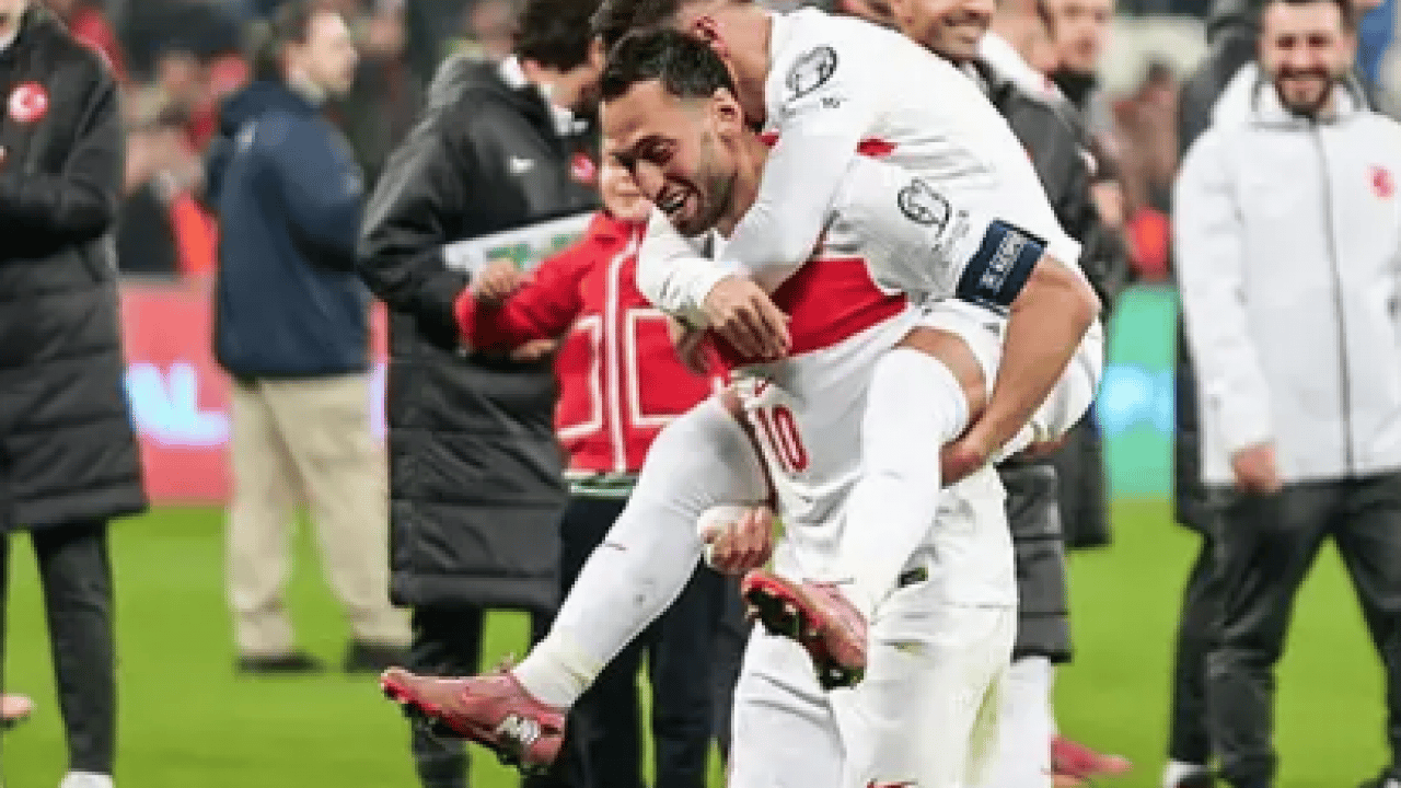 Foto - ABD maçı öncesi takımı sarsacak gelişme! Hacıosmanoğlu özür diledi! Hakan Çalhanoğlu'na tepki dinmiyor