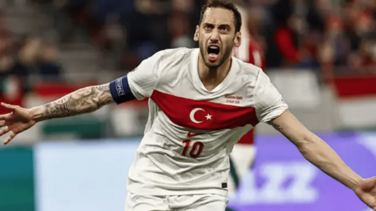 Foto - ABD maçı öncesi takımı sarsacak gelişme! Hacıosmanoğlu özür diledi! Hakan Çalhanoğlu'na tepki dinmiyor