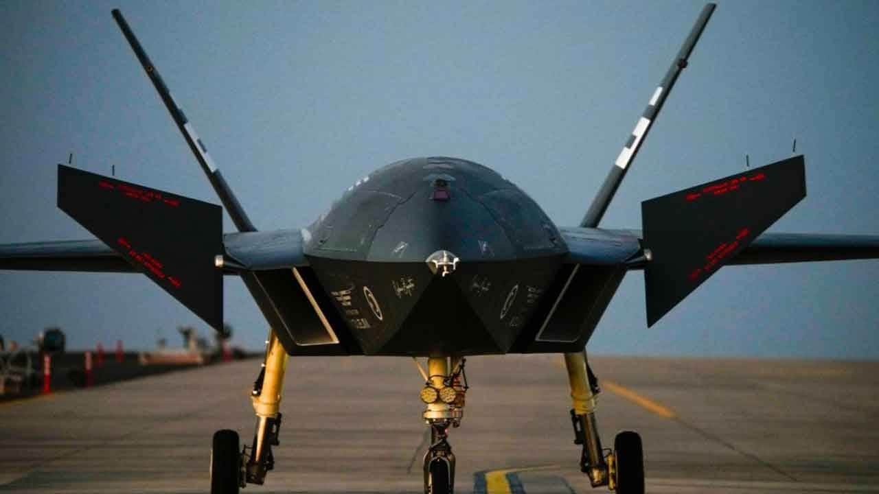 Foto - ABD'li eski savaş pilotu Bayraktar Kızılelma'yı analiz ederken o özellik karşısında şaştı kaldı