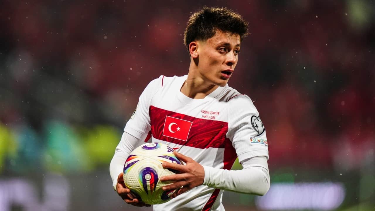 Foto - Abdulla Sönmez, Milli Takıma Ay-Yıldızlı çocuklar marşını yazdı... 