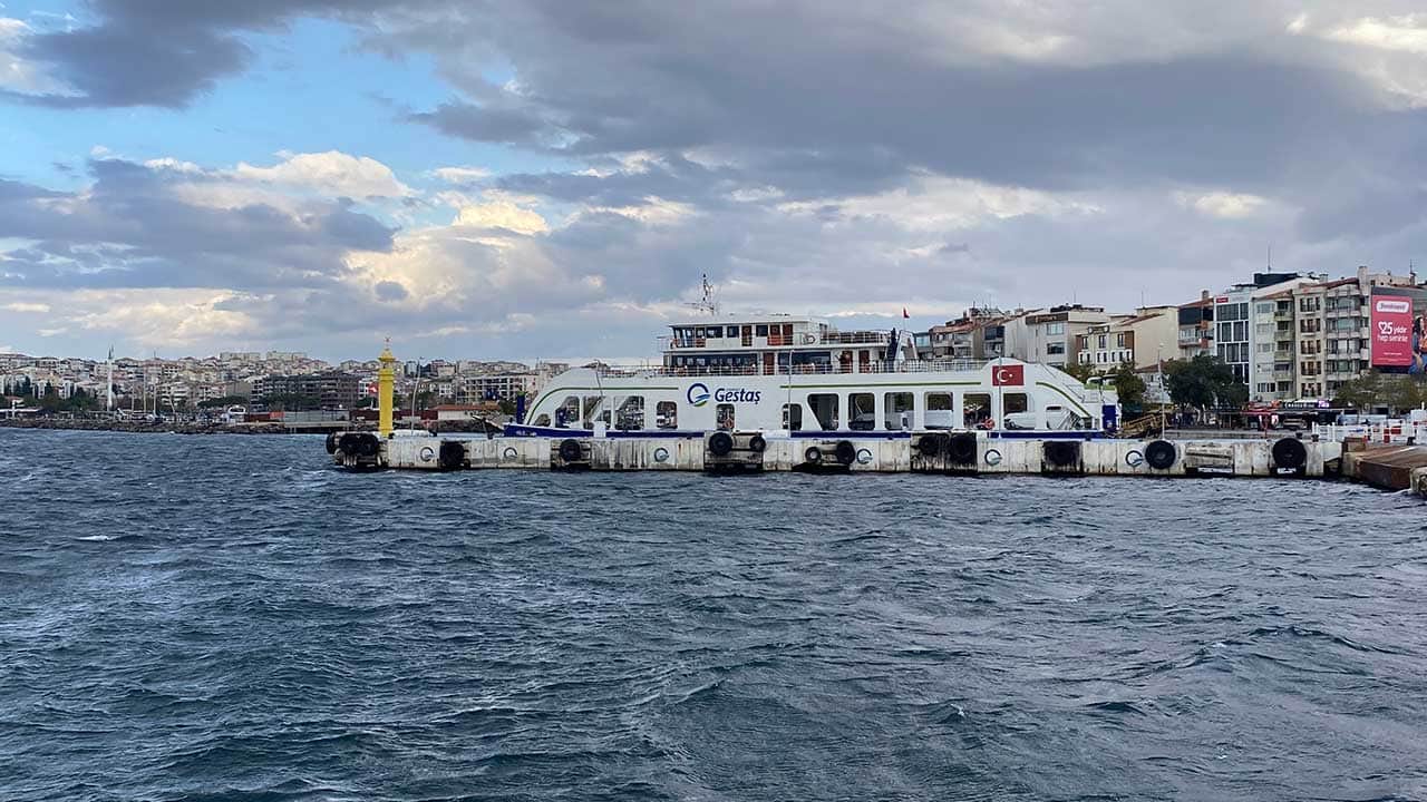 Foto - Adalara ulaşımda fırtına engeli! Bozcaada ve Gökçeada feribot seferleri ardı ardına iptal edildi!