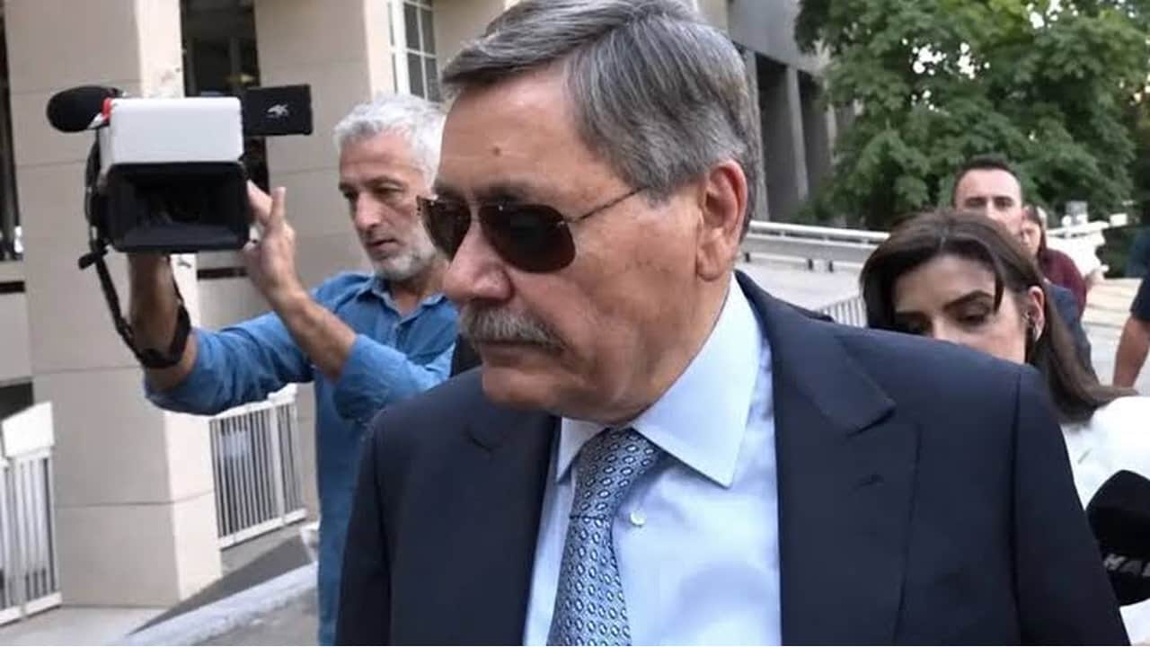 Foto - Adliyeye sakız çiğneyerek gelmesi herkesi şaşırtmıştı! Melih Gökçek işin aslını açıkladı! Meğer...