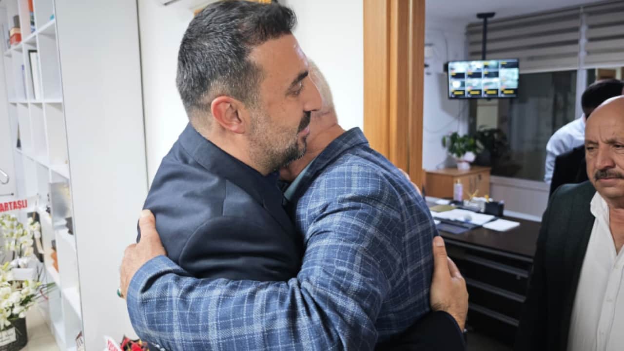 Foto - Afyonkarahisar’da Ezber Bozan Siyaset: Sabah 06.00’da Başlayan Mesai, Çaylar Başkandan