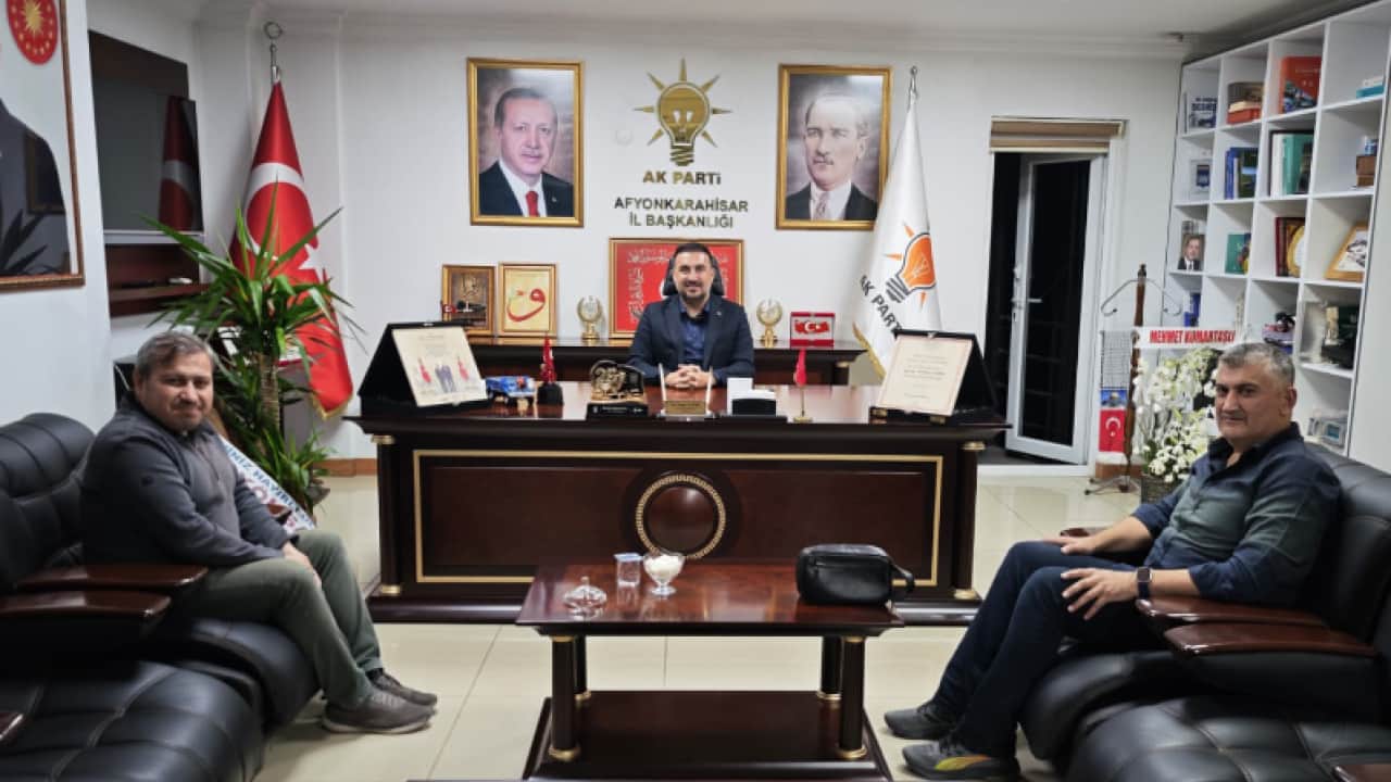 Afyonkarahisar’da Ezber Bozan Siyaset: Sabah 06.00’da Başlayan Mesai, Çaylar Başkandan