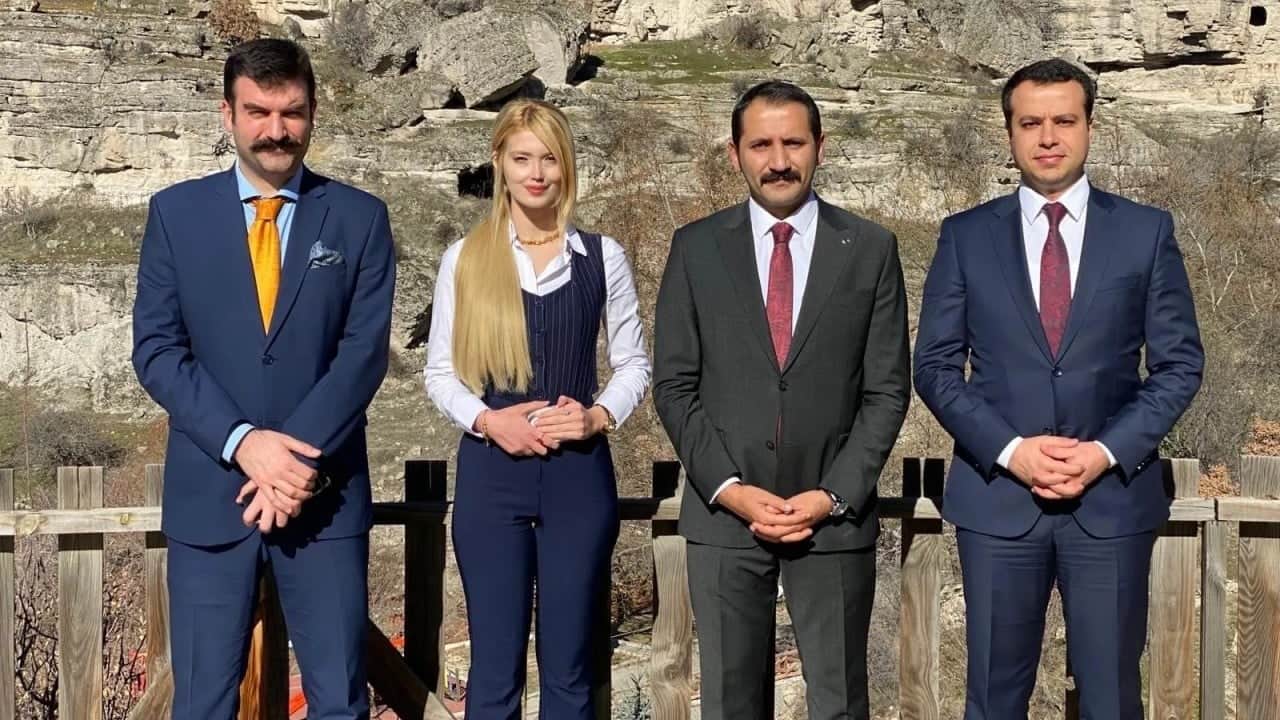 Foto - Ahmet Hakan'dan Ladik Kaymakamı Tuğçe Orhan'la ilgili olay tepki