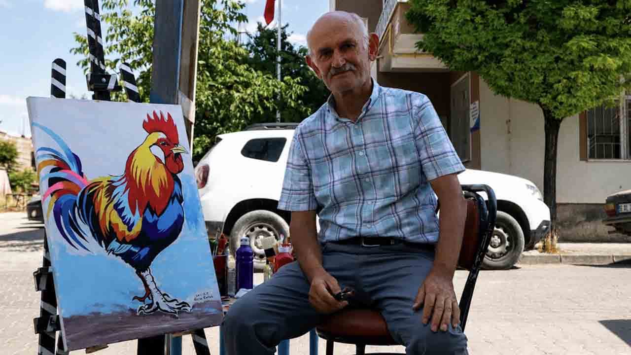 Foto - Ahşabı bıraktı, fırçasıyla kasabayı tuval yaptı