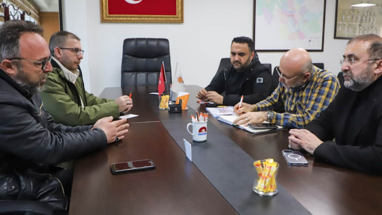 Foto - AK Parti Afyonkarahisar İl Başkanı Av. Turgay Şahin talepleri dinledi... 