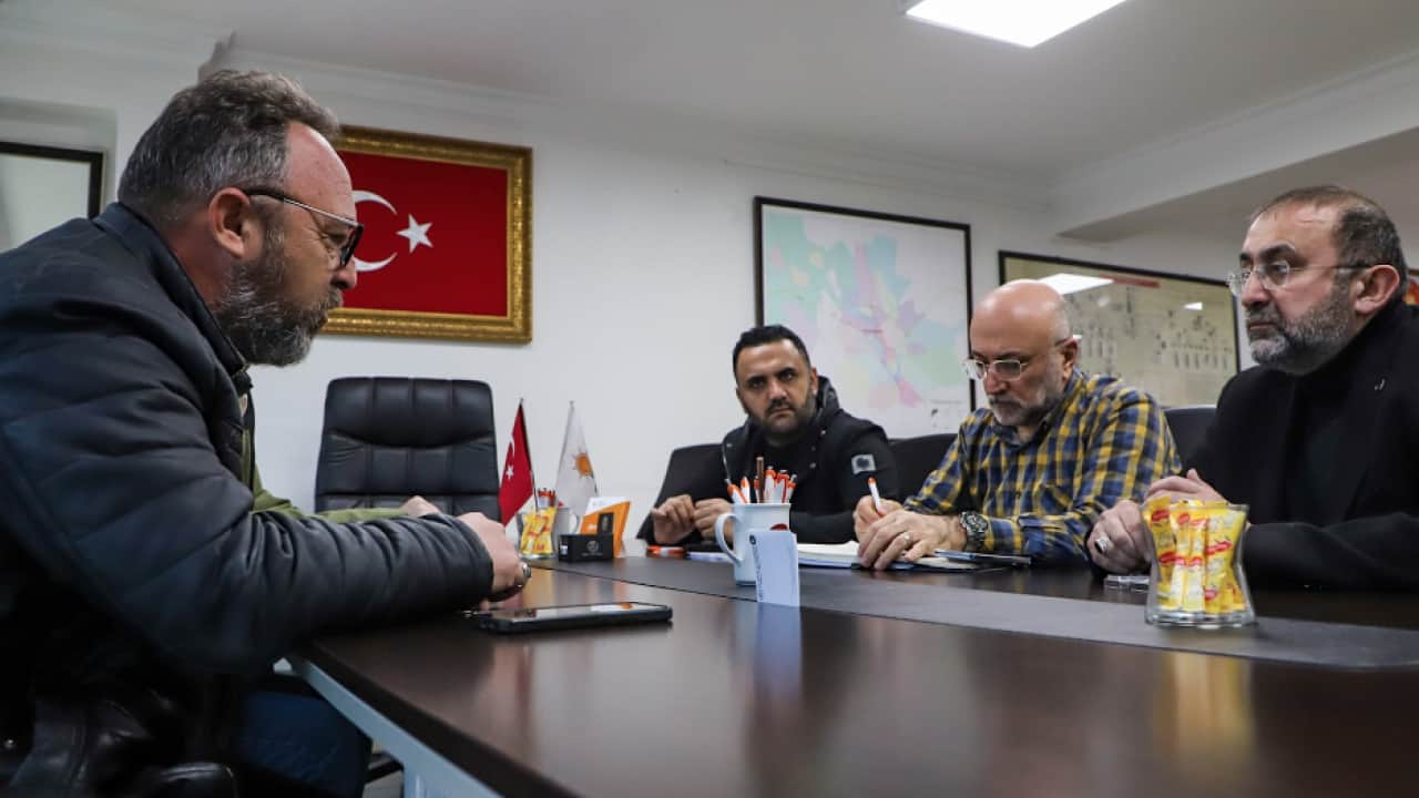 Foto - AK Parti Afyonkarahisar İl Başkanı Av. Turgay Şahin talepleri dinledi... 