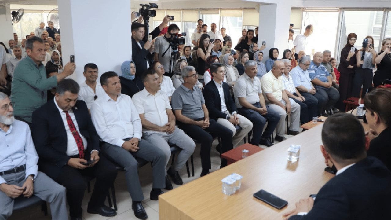 Foto - AK Parti Afyonkarahisar İl Başkanı Özgür Kavak’tan göreve başladıktan sonra ilk açıklama: Telefonunuz 7/24 açık olsun
