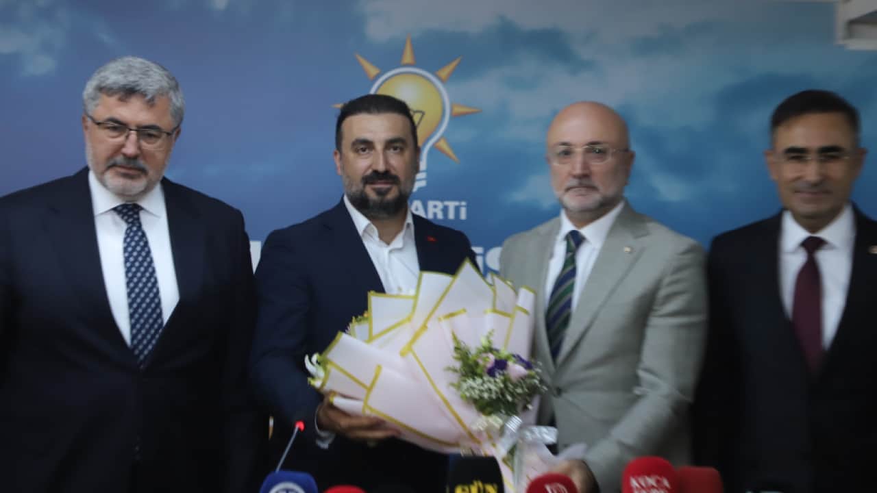 Foto - AK Parti Afyonkarahisar İl Başkanı Özgür Kavak’tan göreve başladıktan sonra ilk açıklama: Telefonunuz 7/24 açık olsun