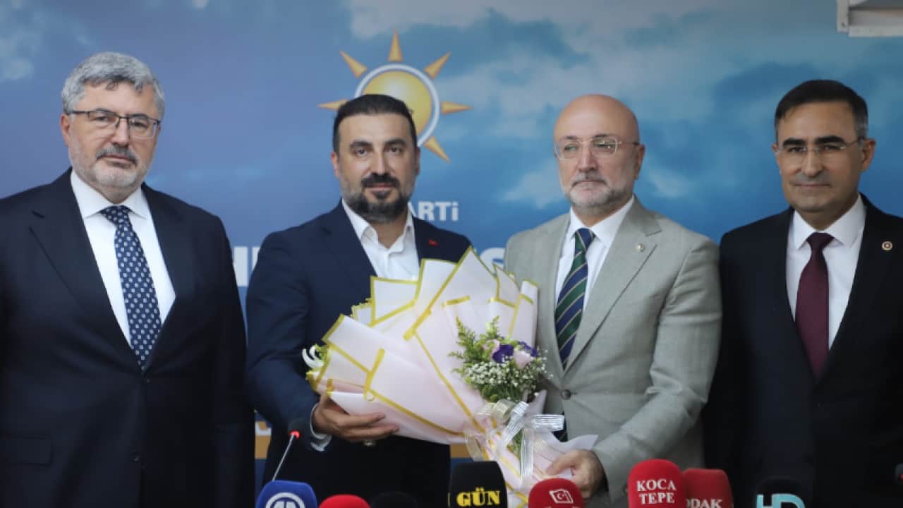Foto - AK Parti Afyonkarahisar İl Başkanı Özgür Kavak’tan göreve başladıktan sonra ilk açıklama: Telefonunuz 7/24 açık olsun