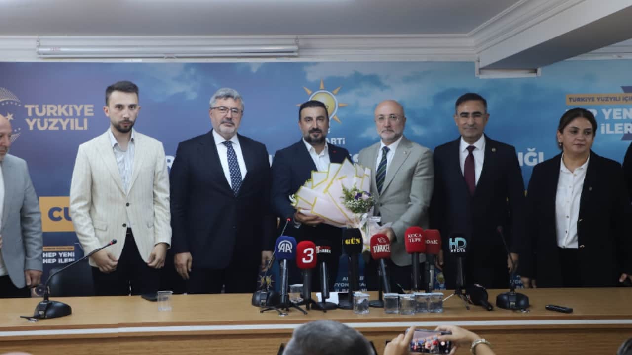 Foto - AK Parti Afyonkarahisar İl Başkanı Özgür Kavak’tan göreve başladıktan sonra ilk açıklama: Telefonunuz 7/24 açık olsun