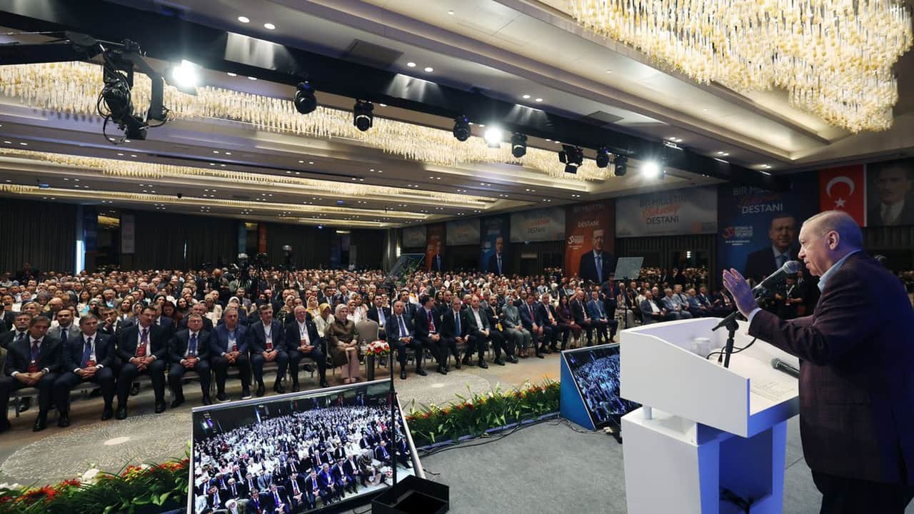 Foto - AK Parti kampına damga vurdu! Cumhurbaşkanı Erdoğan’dan kurmaylarına kritik uyarı: Bunu hemen sona erdirin 
