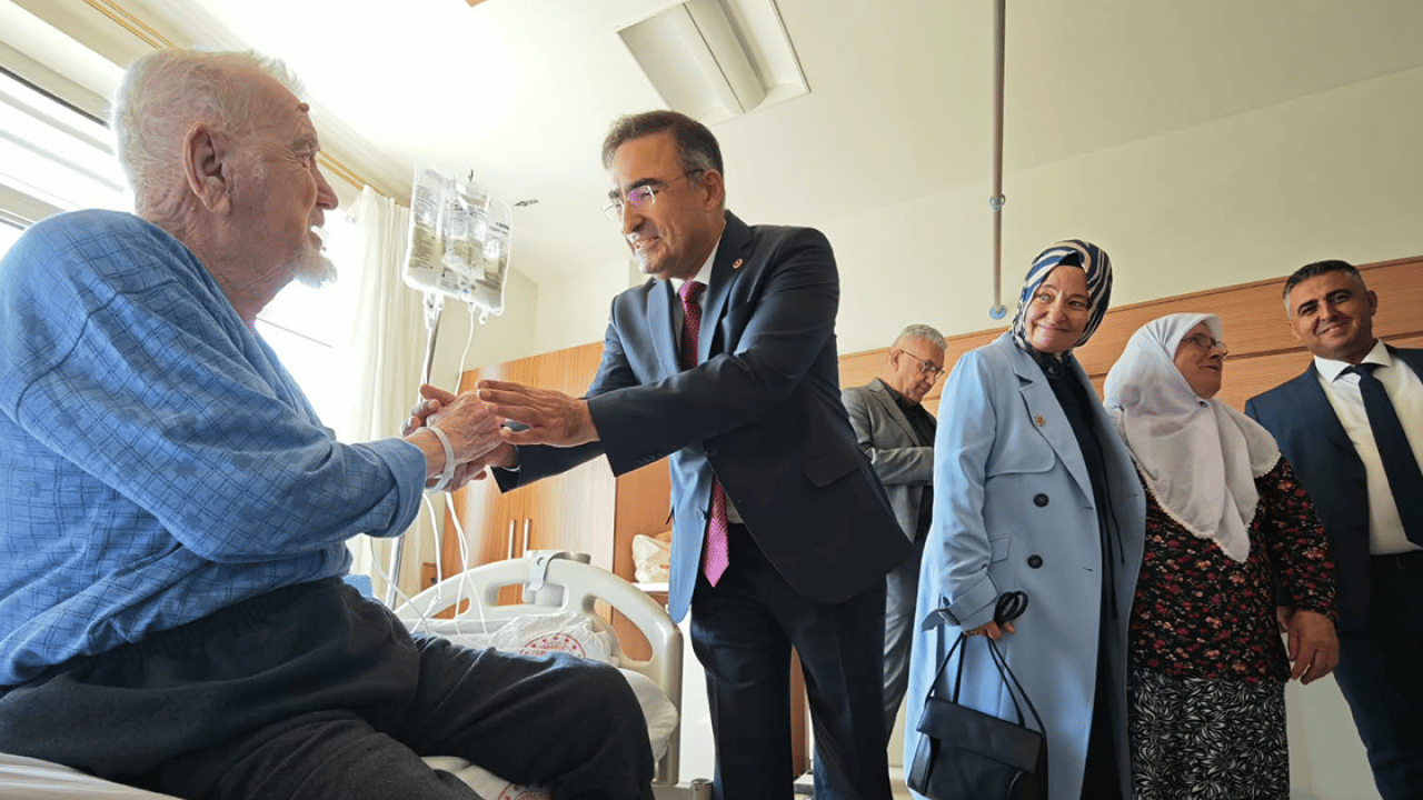 Foto - AK Parti'den Kütahya'da gönül seferberliği! Milletvekili Hasan Arslan Gediz'de esnafın kapısını çaldı, yaraları sardı!