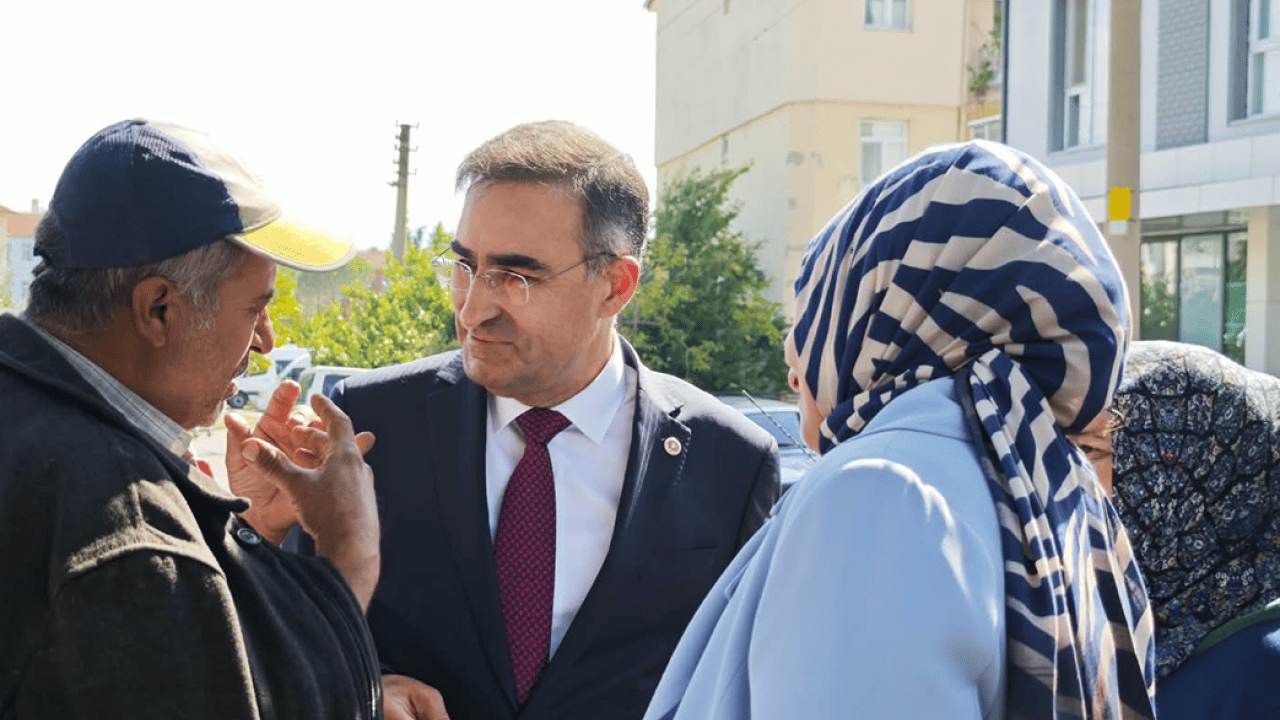 Foto - AK Parti'den Kütahya'da gönül seferberliği! Milletvekili Hasan Arslan Gediz'de esnafın kapısını çaldı, yaraları sardı!