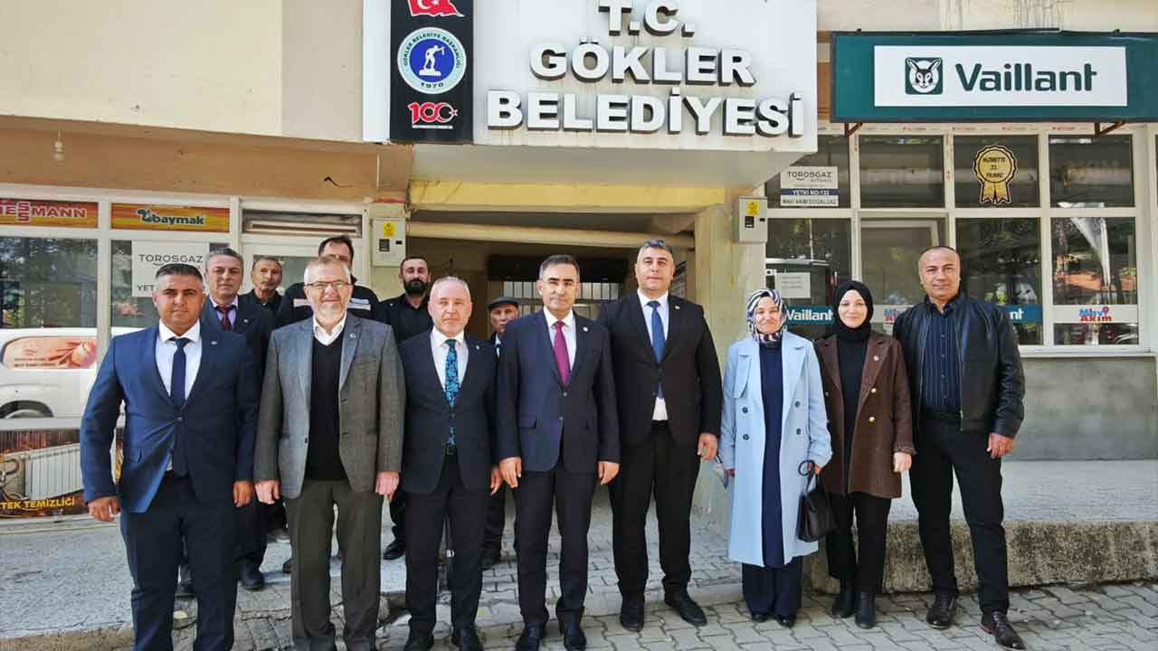 Foto - AK Parti'den Kütahya'da gönül seferberliği! Milletvekili Hasan Arslan Gediz'de esnafın kapısını çaldı, yaraları sardı!