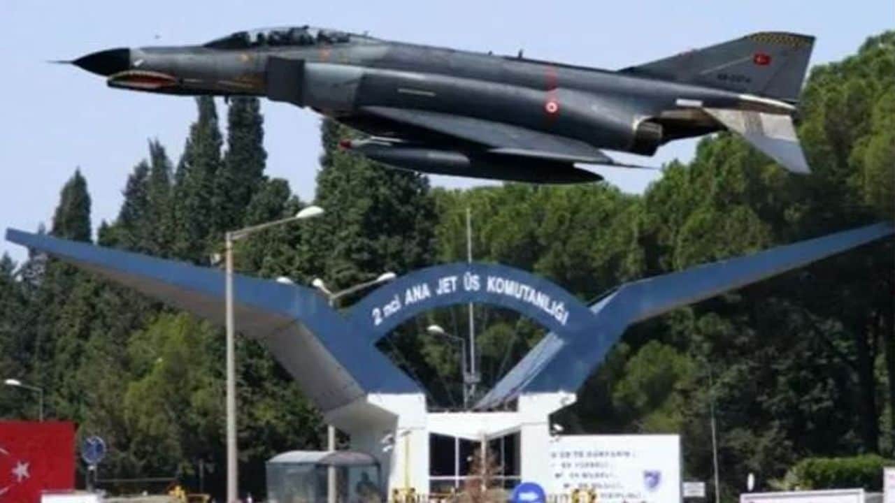 Foto - AK Partili başkan ortaya atmıştı! Tüm Türkiye’yi şaşırtan "Çiğli Jet Üssü" iddiasının aslı ortaya çıktı