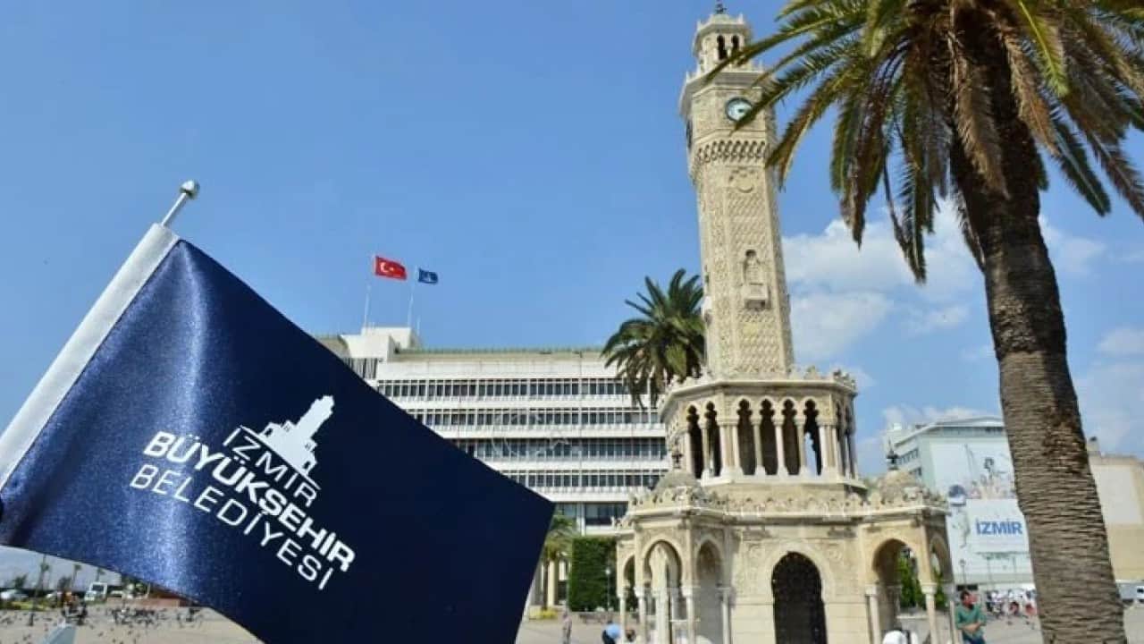 Foto - AK Partili isimden CHP'li İzmir yönetime tepki Ne sözlerini tutuyorlar ne işlerini bitiriyorlar