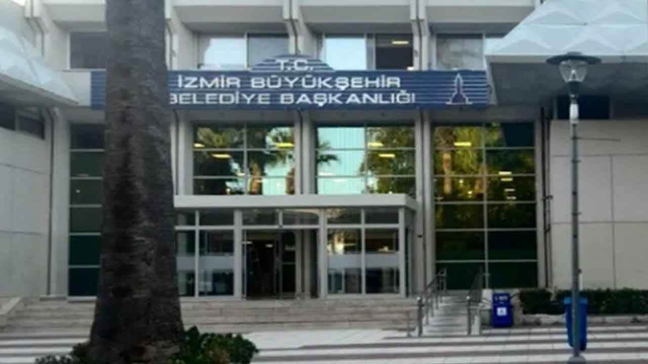 Foto - AK Partili isimden CHP'li İzmir yönetime tepki Ne sözlerini tutuyorlar ne işlerini bitiriyorlar