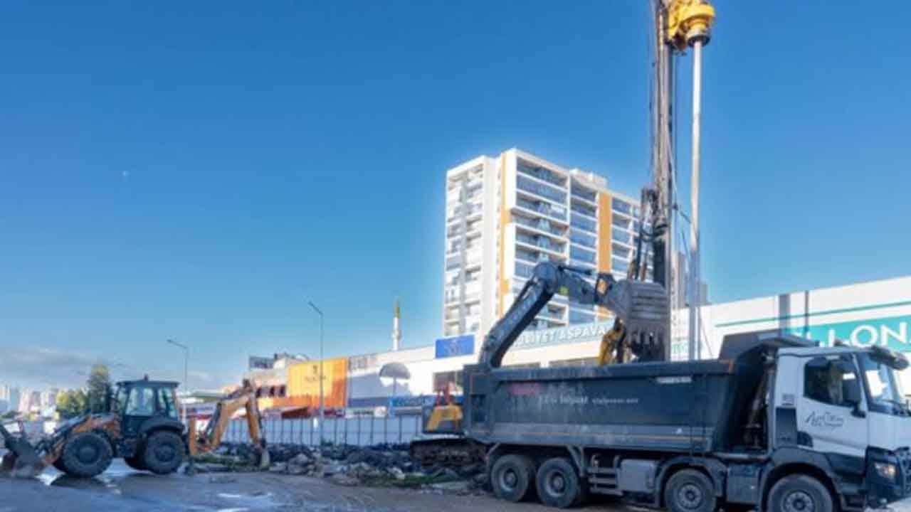 Foto - AK Partili isimden CHP'li İzmir yönetime tepki Ne sözlerini tutuyorlar ne işlerini bitiriyorlar
