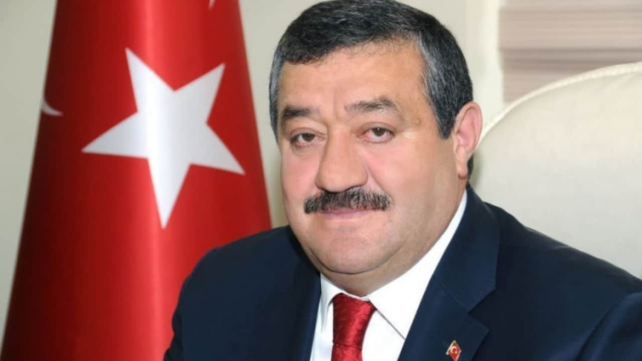 Foto - AK Partili isimden dikkat çeken sözler: G.tü b.klu bir arabayı çok gördüler