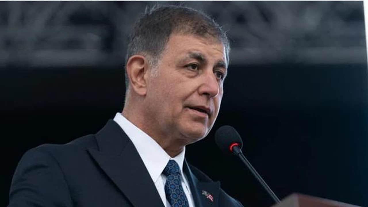 Foto - "AK Parti’ye geçecek" deniliyordu! Cumhurbaşkanı Erdoğan’dan o Büyükşehir Belediye Başkanı için herkesi ters köşe yapacak hamle