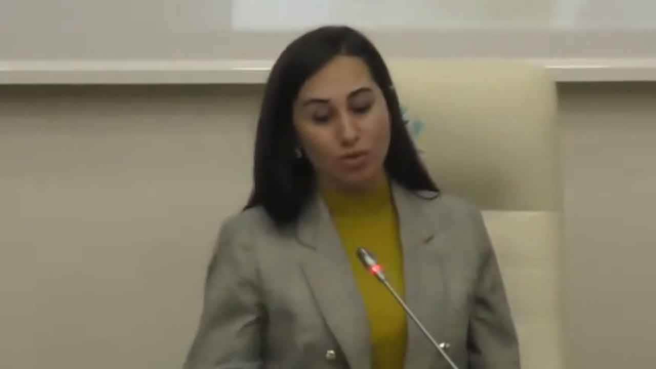 Foto - 'AK Parti'ye nasıl geçtin utanmaz' sözlerine 4 kelimelik o yanıtı verince resmen çılgına döndü
