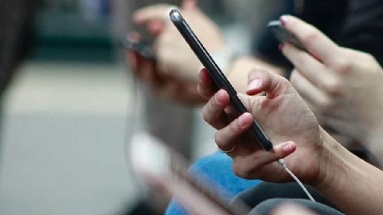Foto - Akıllı telefonlar bizi dinliyor mu? Uygulama indirirken bu detaya dikkat