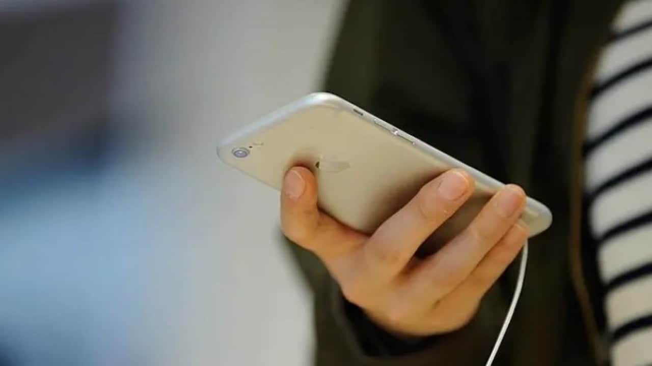 Akıllı telefonlar bizi dinliyor mu? Uygulama indirirken bu detaya dikkat