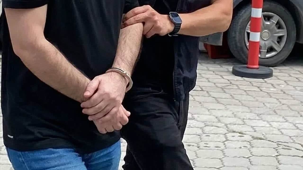 Foto - Akın Gürlek duyurdu: İstanbul ve İzmir’de feleklerini şaşırtan büyük darbe vuruldu 