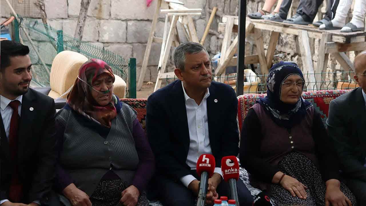 Foto - Aklı hala Yeni Parti’de değil: Özgür Özel'den büyük gaf