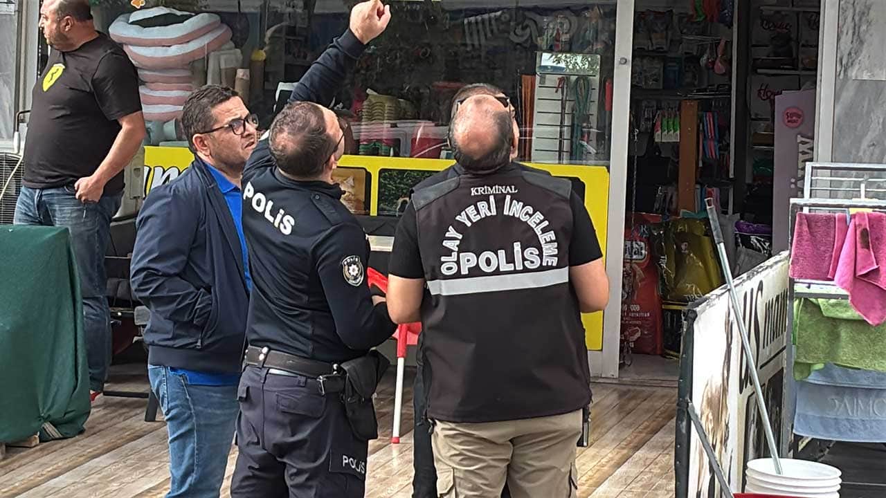 Foto - Aksaray'da 5. kattan düşen şahıs ağır yaralandı! Balkondan düşüş nedeni araştırılıyor!