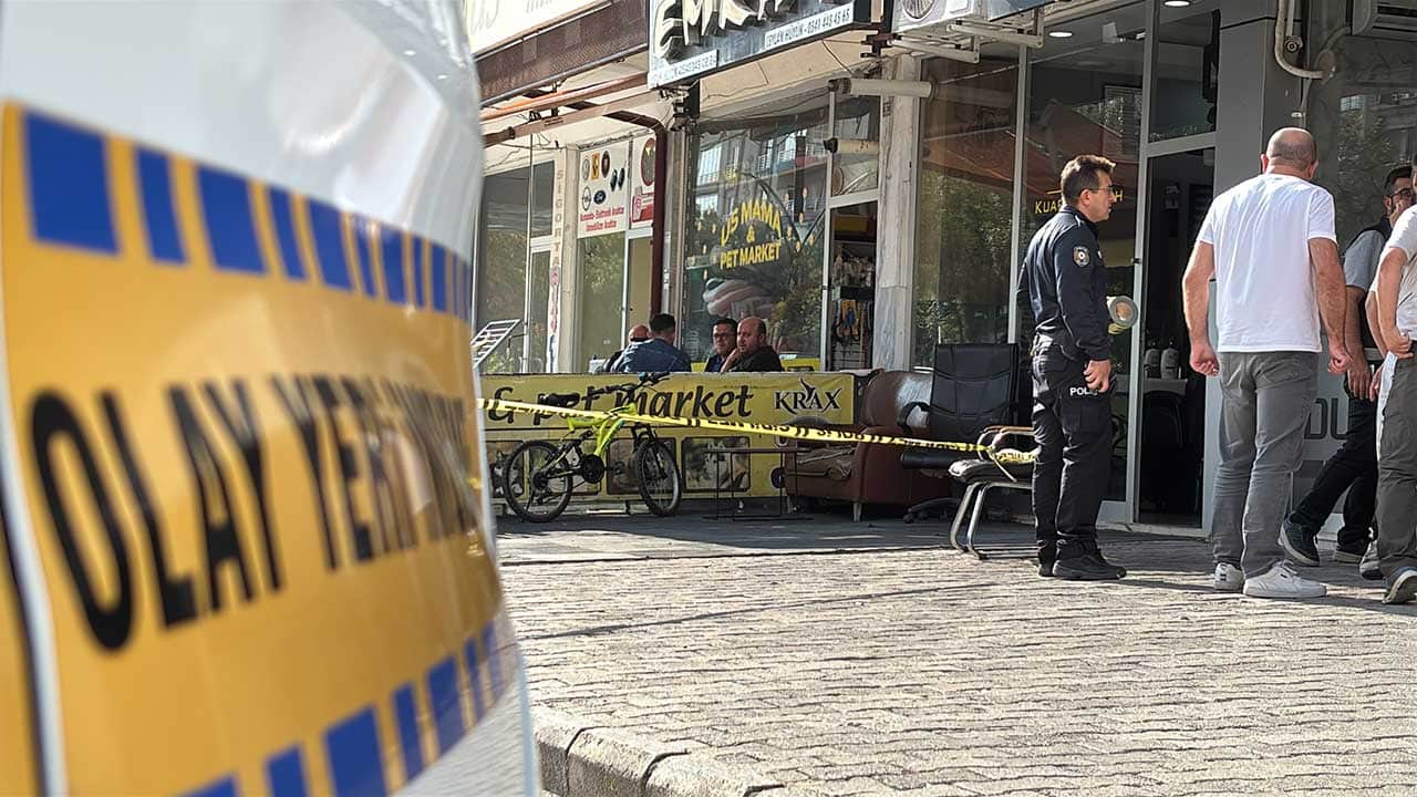 Foto - Aksaray'da 5. kattan düşen şahıs ağır yaralandı! Balkondan düşüş nedeni araştırılıyor!
