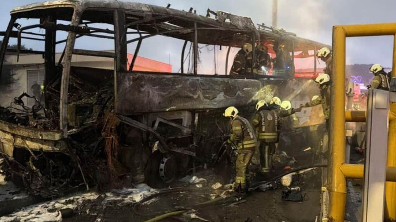 Foto - Alev topuna dönen otobüste katliam: Yüsra okuluna kavuşamadan can verdi