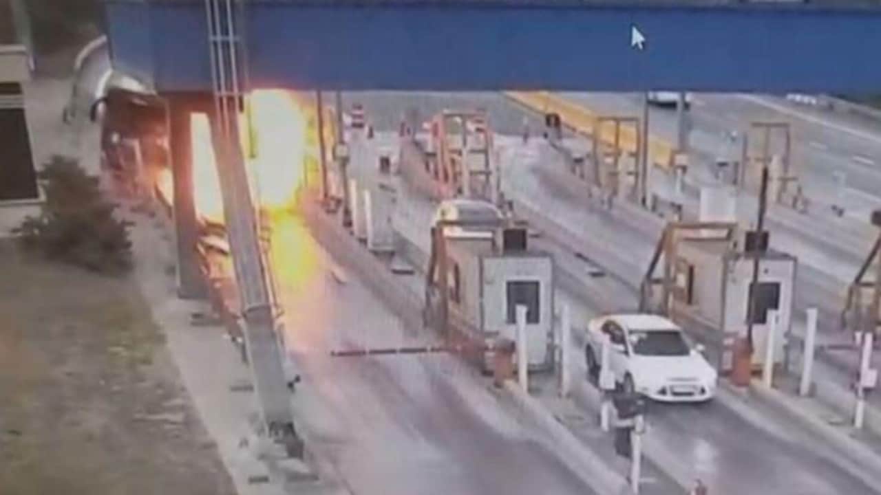 Foto - Alev topuna dönen otobüste katliam: Yüsra okuluna kavuşamadan can verdi