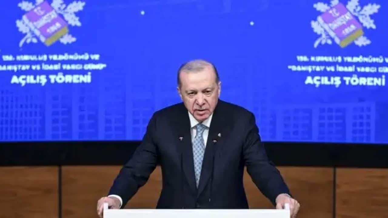 Foto - Ali Rıza Demircan'dan hassas uyarı: İlke inkılaplara iman devam edecekse niçin yeni bir anayasaya ihtiyaç duyuyoruz