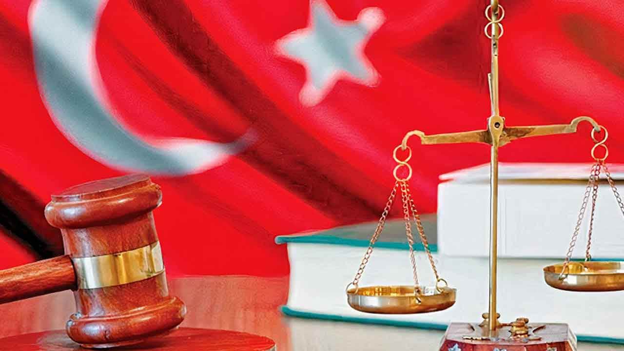 Foto - Ali Rıza Demircan'dan hassas uyarı: İlke inkılaplara iman devam edecekse niçin yeni bir anayasaya ihtiyaç duyuyoruz