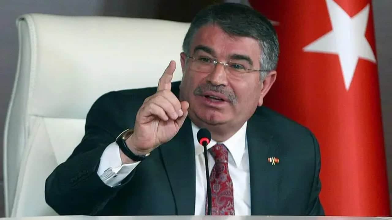 Foto - Alihan Kuriş soruşturmasındaki aracın sır perdesi aralanıyor! Eski bakanın çakarlı aracında taşınan diplomatik pasaportlu üç Belaruslu kim?