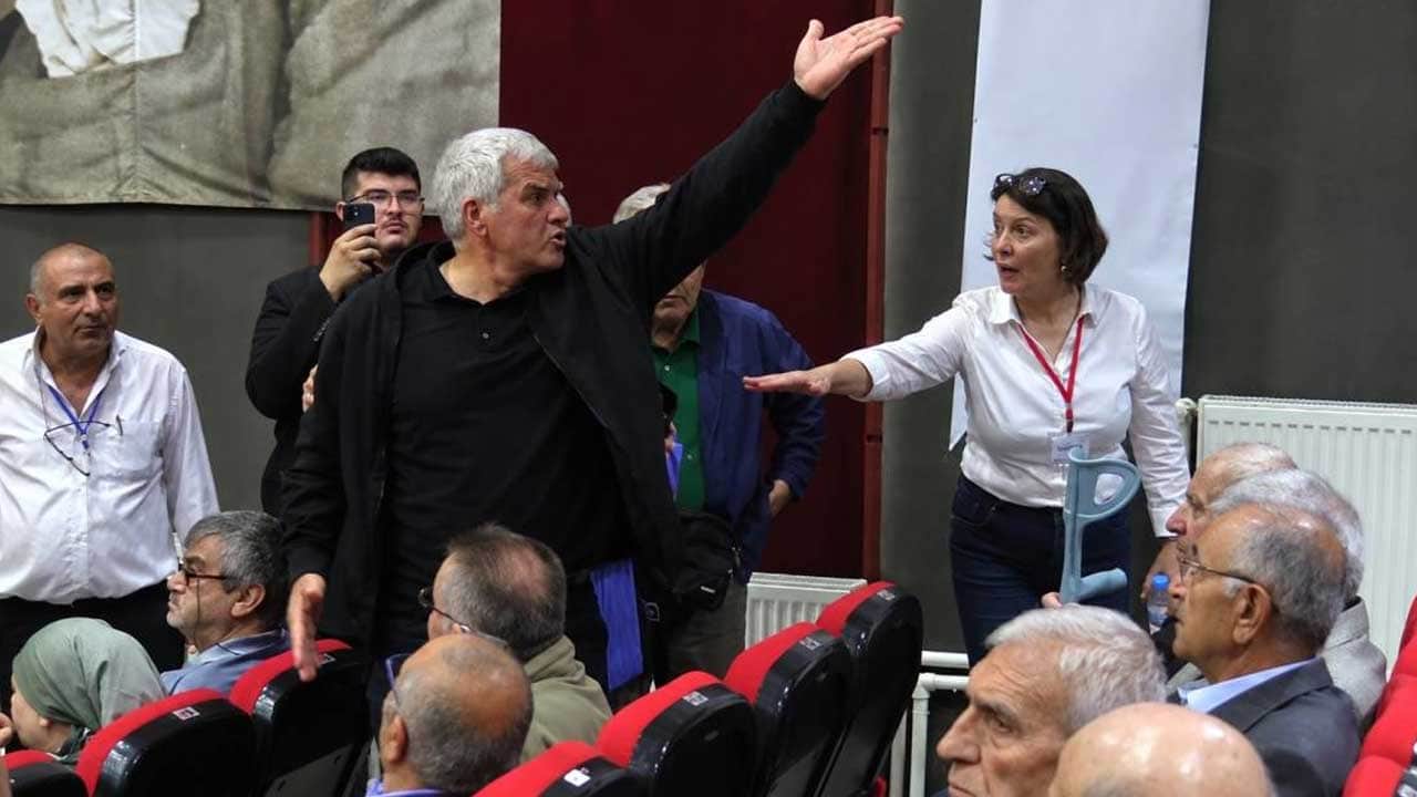 Foto - Allah Türkiye’yi bu zihniyetten korusun! Yeni Parti kongresinde kürsü kavgası