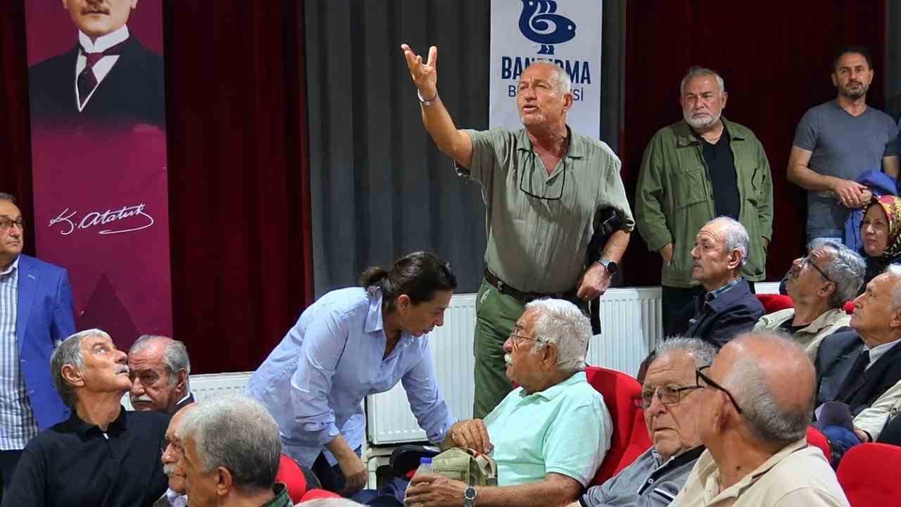 Foto - Allah Türkiye’yi bu zihniyetten korusun! Yeni Parti kongresinde kürsü kavgası