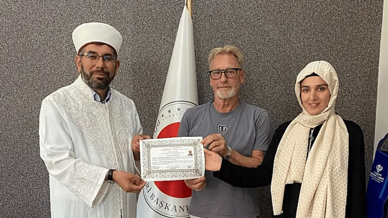 Alman Detlev İslam ile şereflendi: Müslüman olup ‘Davut’ adını aldı