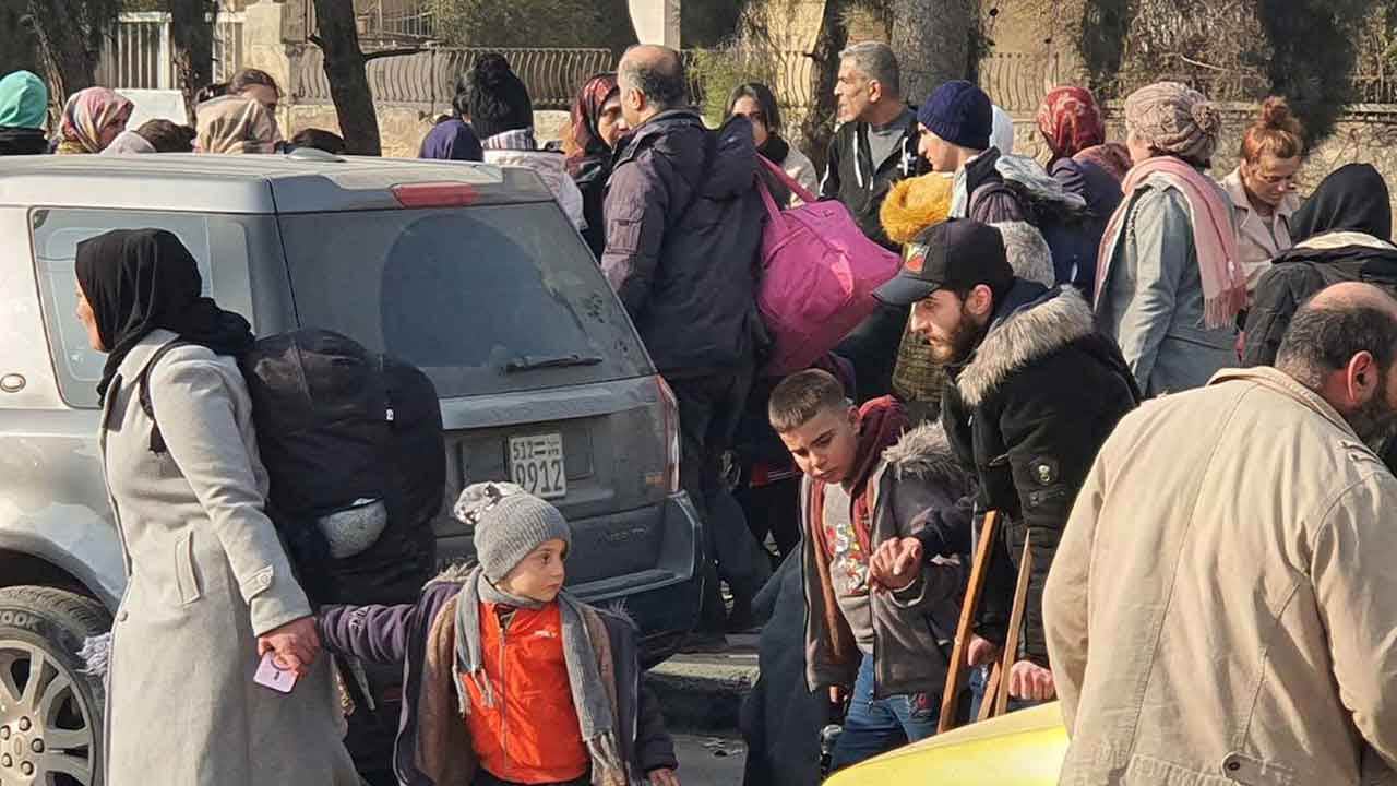 Foto - Alparslan Kuytul'dan skandal sözler: Türkiye korktuğu için el altından yardım ediyor