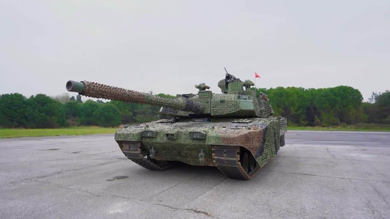 Foto - ALTAY tankı dünyayı kendine hayran bıraktı, o ülke övgülere doyamadı: "Türkiye bizi gururlandırıyor"
