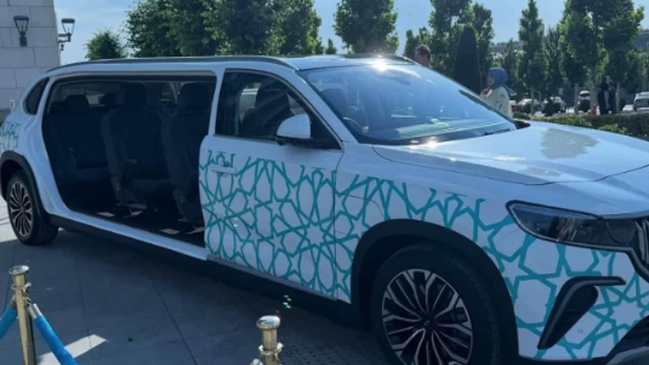 Foto - Ankara sokaklarına ilk defa çıktı, görenler dönüp bir daha baktı! TOGG’un limuzininden tarihi NATO sürprizi